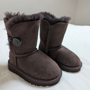 UGG Boots For Toddler in Dark Brown